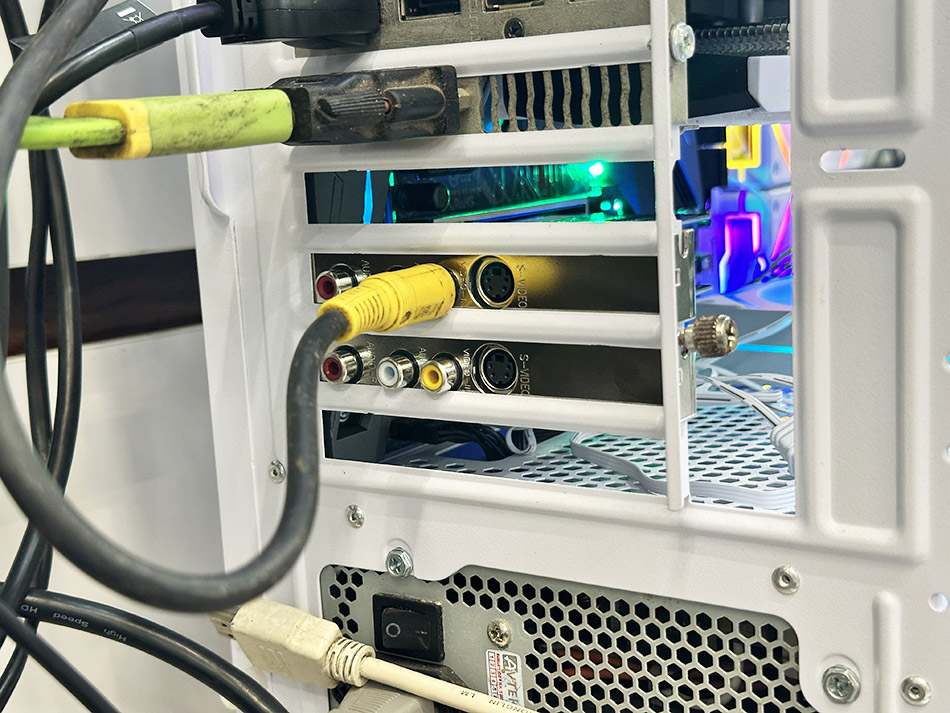 AverMedia C725 Card PCI-E to AV, S-Video ghi hình máy siêu âm, nội soi