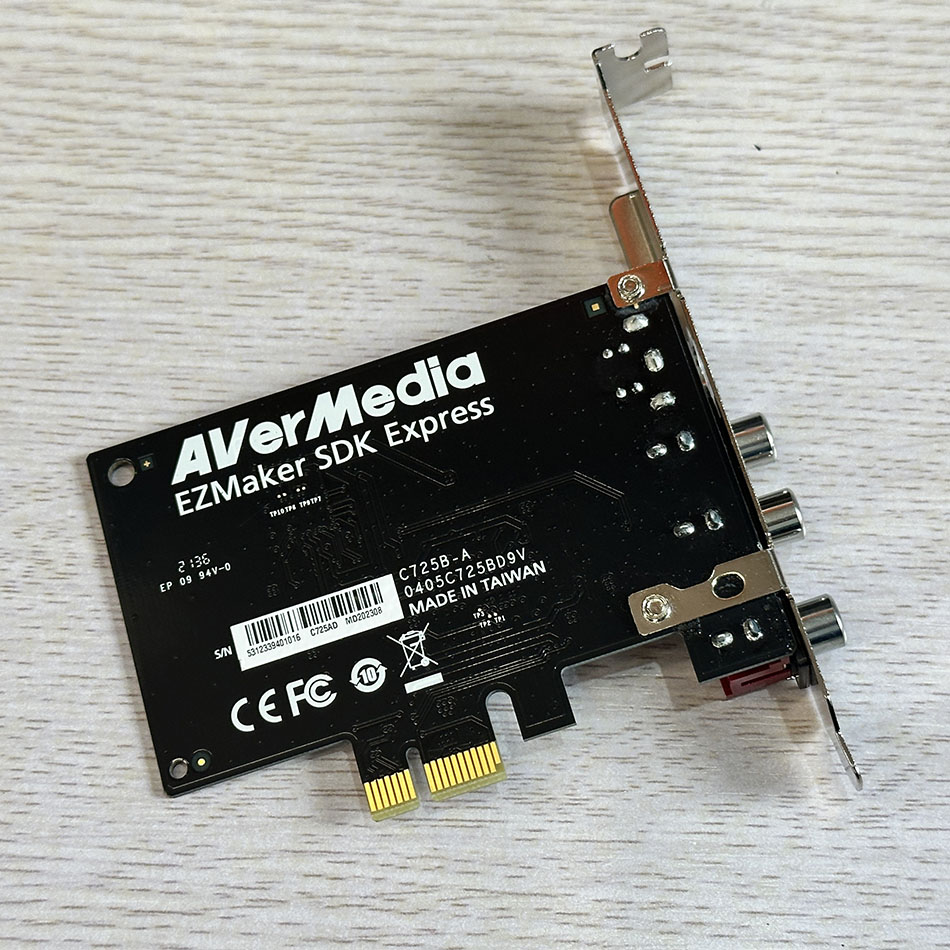 AverMedia C725 Card PCI-E to AV, S-Video ghi hình máy siêu âm, nội soi