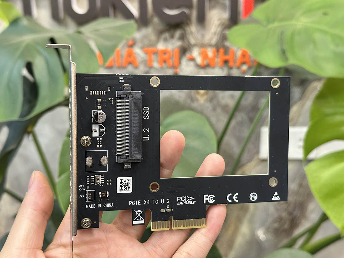 Card PCIe x4 GEN4 to U.2 U.3 SFF-8639 NVMe SSD 2.5