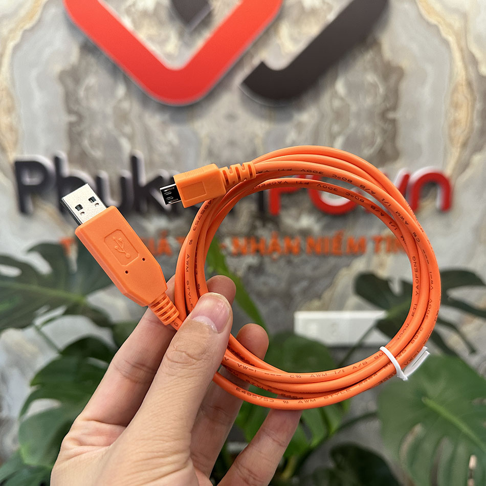 Cáp Aruba Console USB to Micro USB 5Pin HPE JY728A AP-CBL-SERU dài 1.8M